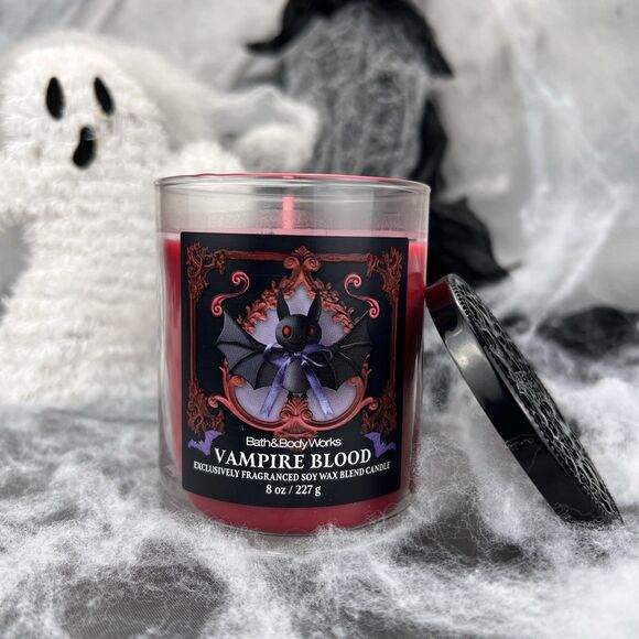 Halloween 2025 Bath & Body Works Vampire Blood Single Wick Candle Embossed Lid - Picture 3 of 9